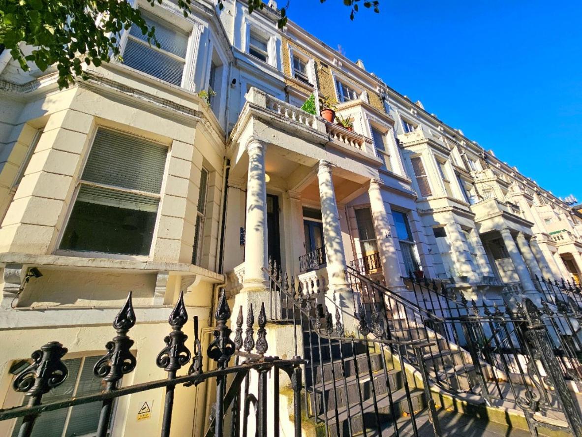 Spacious & Cosy 2 Bedroom Home Plus 2 Sofa-Beds With Private Entrance And Back Patio, 3 Min Walk To Earl'S Court Station London Ngoại thất bức ảnh