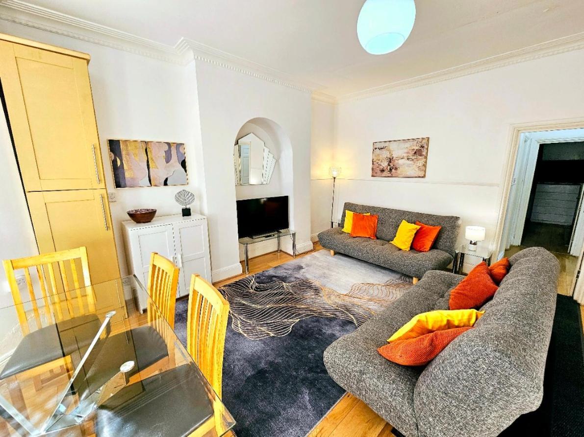 Spacious & Cosy 2 Bedroom Home Plus 2 Sofa-Beds With Private Entrance And Back Patio, 3 Min Walk To Earl'S Court Station London Ngoại thất bức ảnh