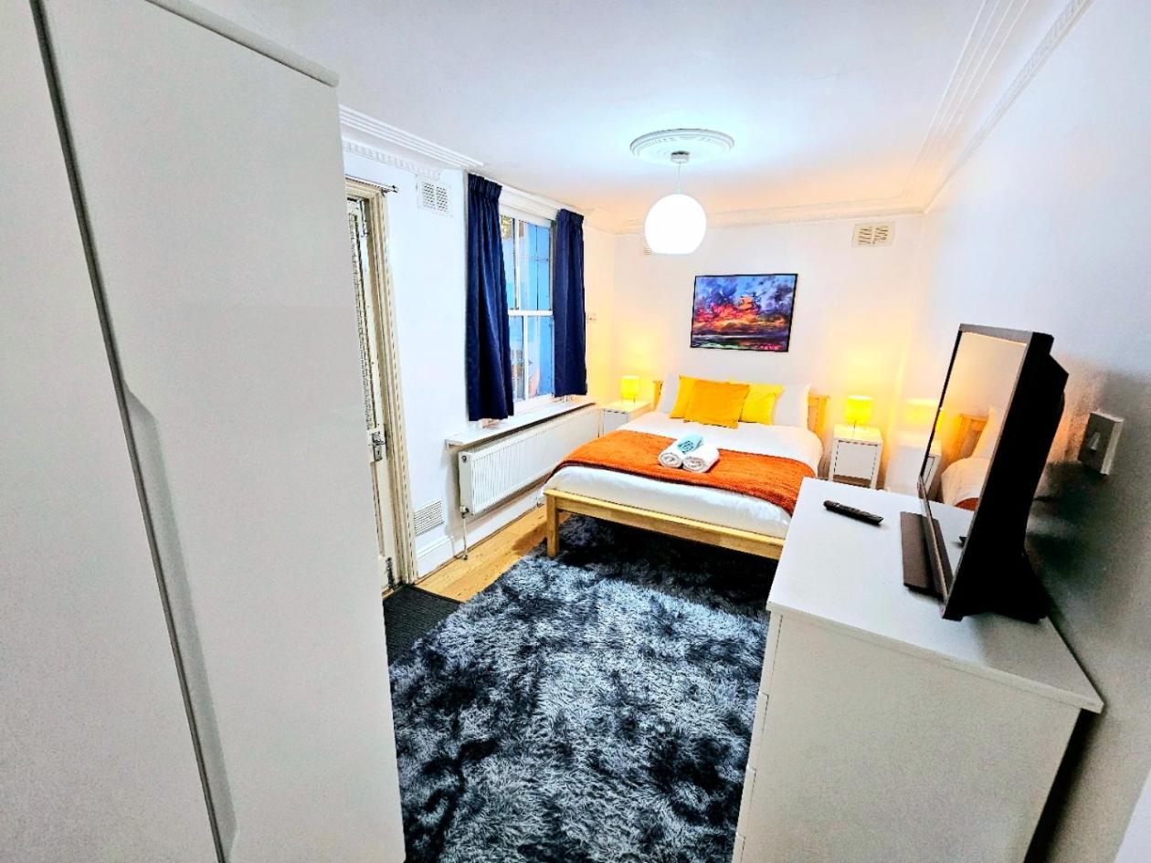 Spacious & Cosy 2 Bedroom Home Plus 2 Sofa-Beds With Private Entrance And Back Patio, 3 Min Walk To Earl'S Court Station London Ngoại thất bức ảnh