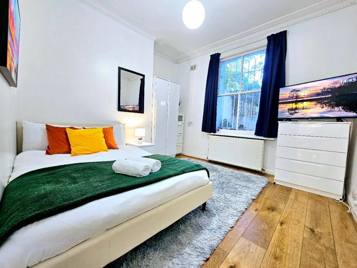 Spacious & Cosy 2 Bedroom Home Plus 2 Sofa-Beds With Private Entrance And Back Patio, 3 Min Walk To Earl'S Court Station London Ngoại thất bức ảnh
