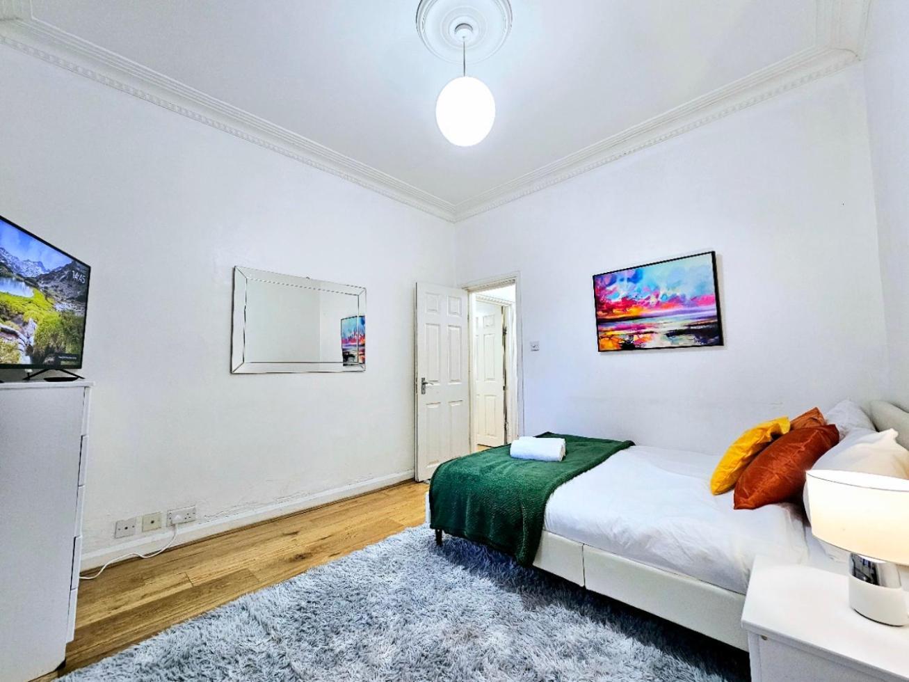Spacious & Cosy 2 Bedroom Home Plus 2 Sofa-Beds With Private Entrance And Back Patio, 3 Min Walk To Earl'S Court Station London Ngoại thất bức ảnh